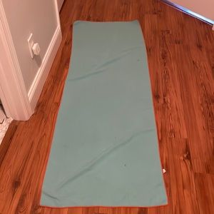 Non slip yoga mat towel